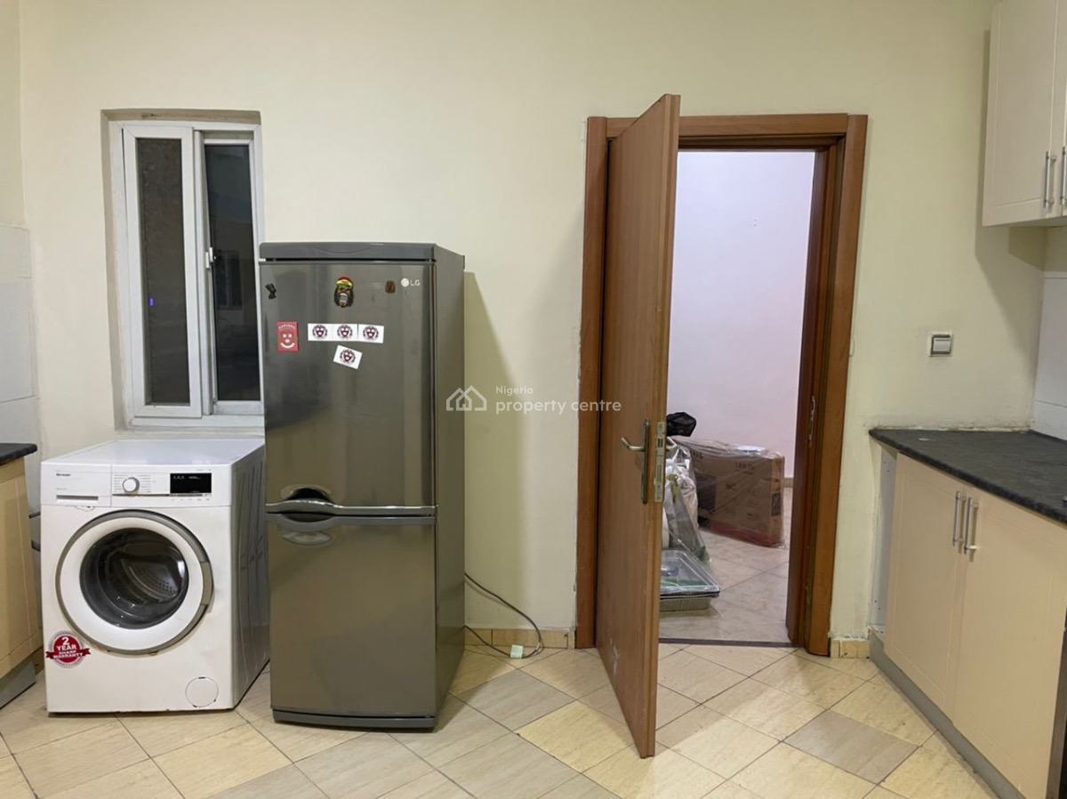 Fully Furnished 1 Bedroom in a Shared Apartment, Primewater Gardens 2 Estate, Lekki Phase 1, Lekki, Lagos, Flat / Apartment for Rent
