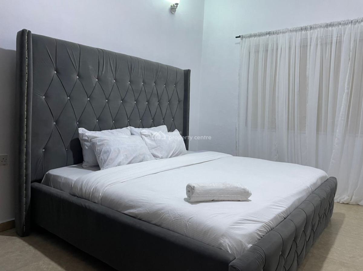 Fully Furnished 1 Bedroom in a Shared Apartment, Primewater Gardens 2 Estate, Lekki Phase 1, Lekki, Lagos, Flat / Apartment for Rent