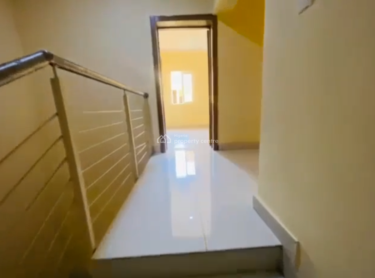 Room Upstairs in a Shared Apartment, Orchid Rd, Lekki Phase 2, Lekki, Lagos, Flat / Apartment for Rent