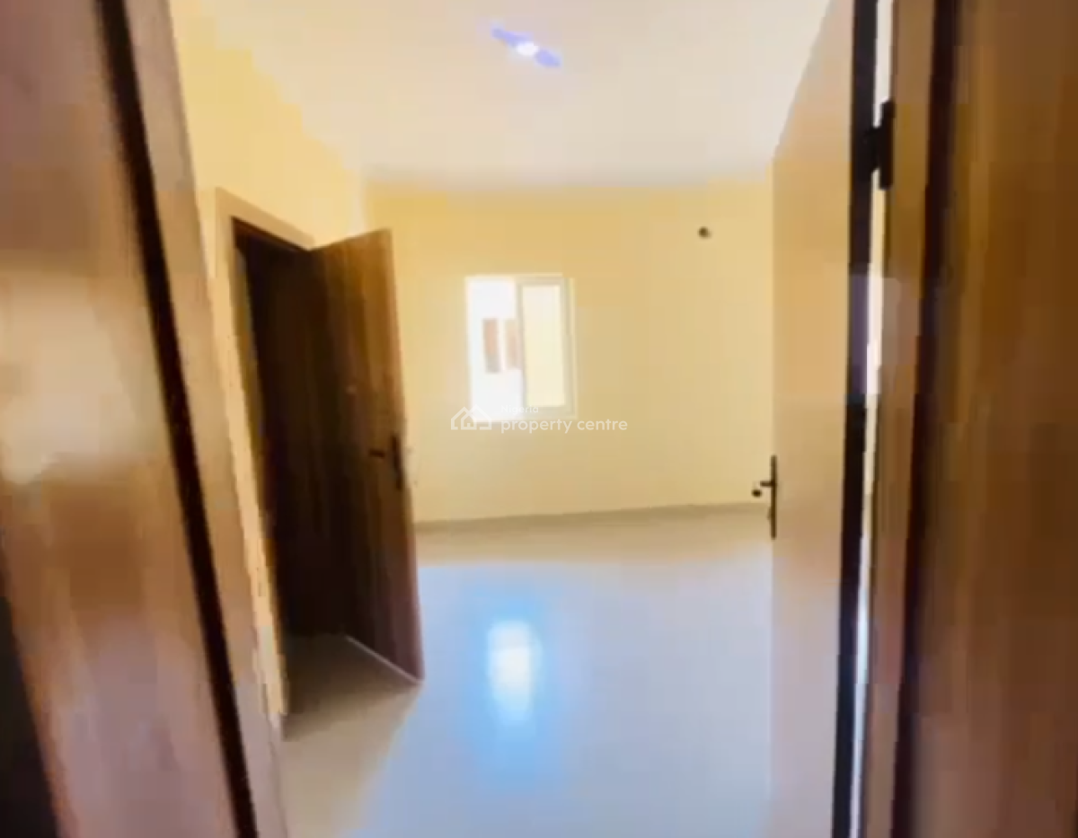 Room Upstairs in a Shared Apartment, Orchid Rd, Lekki Phase 2, Lekki, Lagos, Flat / Apartment for Rent