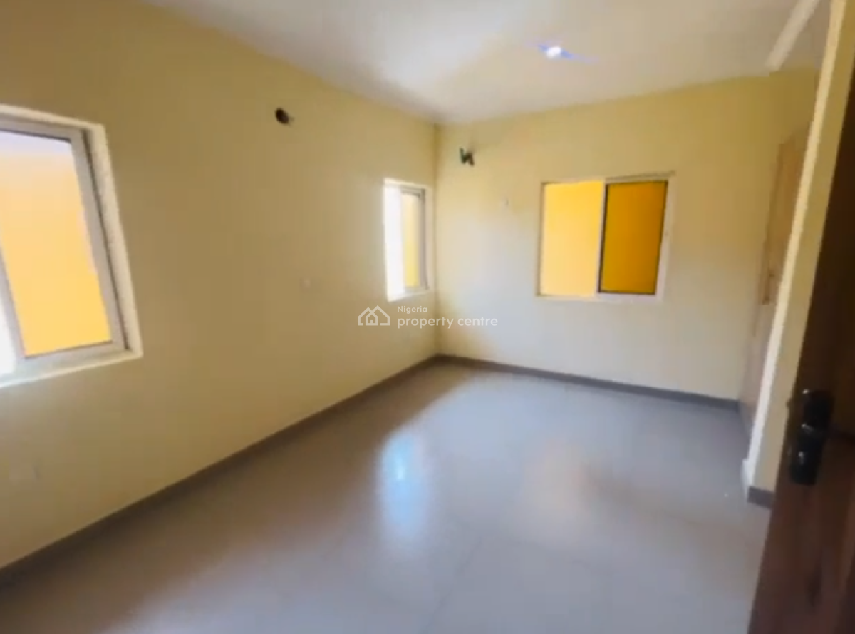 Room Upstairs in a Shared Apartment, Orchid Rd, Lekki Phase 2, Lekki, Lagos, Flat / Apartment for Rent