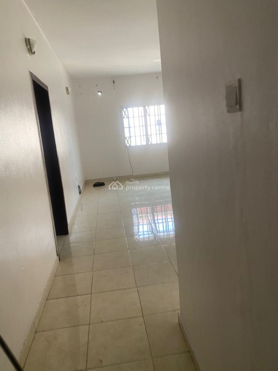 2 Bedroom Flat (2nd Floor), Unilag Estate, Gra Phase 1, Magodo, Lagos, Flat / Apartment for Rent