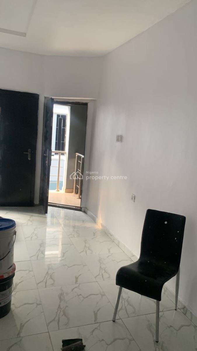 Upstairs with 2 Toilets, Thera Annex, Sangotedo, Ajah, Lagos, Flat / Apartment for Rent