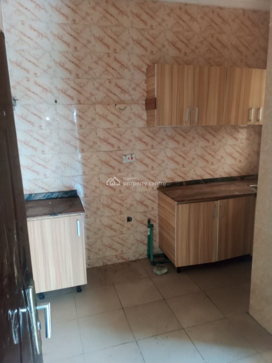Lovely 2 Bedroom Flat Apartment, Magodo Phase 1, Gra Phase 1, Magodo, Lagos, Flat / Apartment for Rent