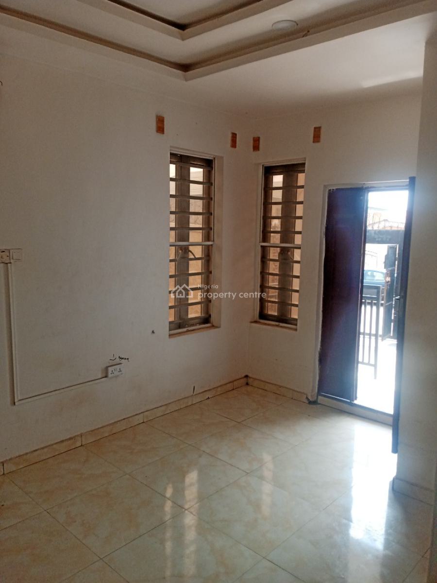 Lovely 2 Bedroom Flat Apartment, Magodo Phase 1, Gra Phase 1, Magodo, Lagos, Flat / Apartment for Rent