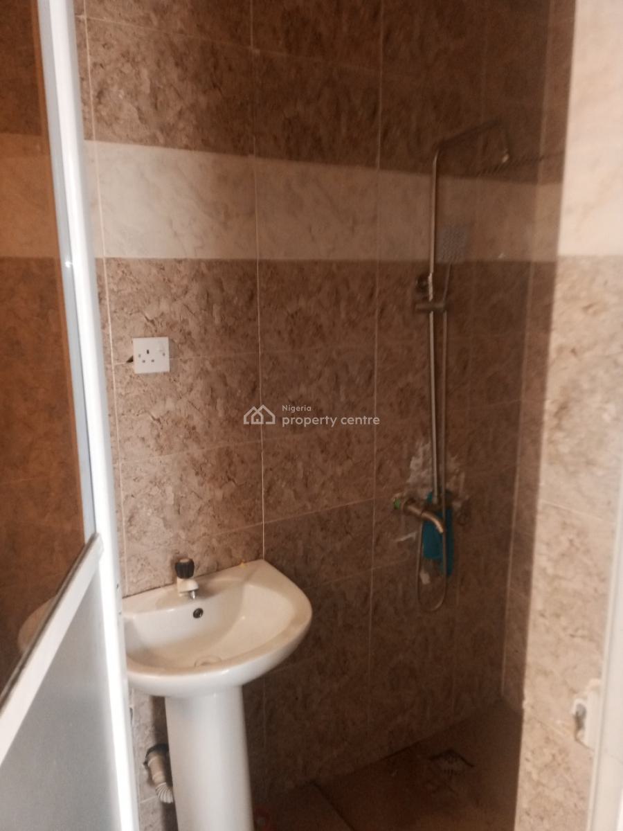 Lovely 2 Bedroom Flat Apartment, Magodo Phase 1, Gra Phase 1, Magodo, Lagos, Flat / Apartment for Rent