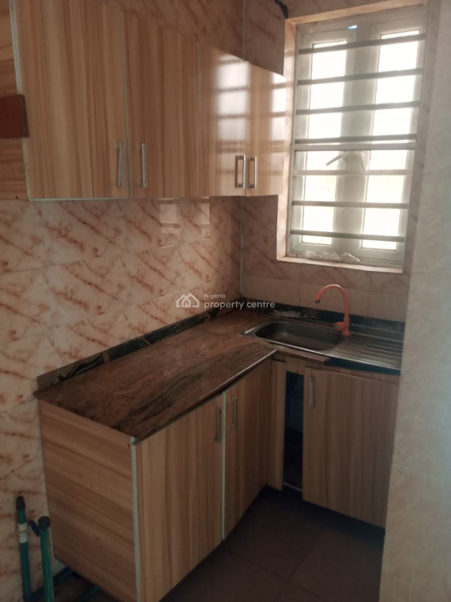 Lovely 2 Bedroom Flat Apartment, Magodo Phase 1, Gra Phase 1, Magodo, Lagos, Flat / Apartment for Rent