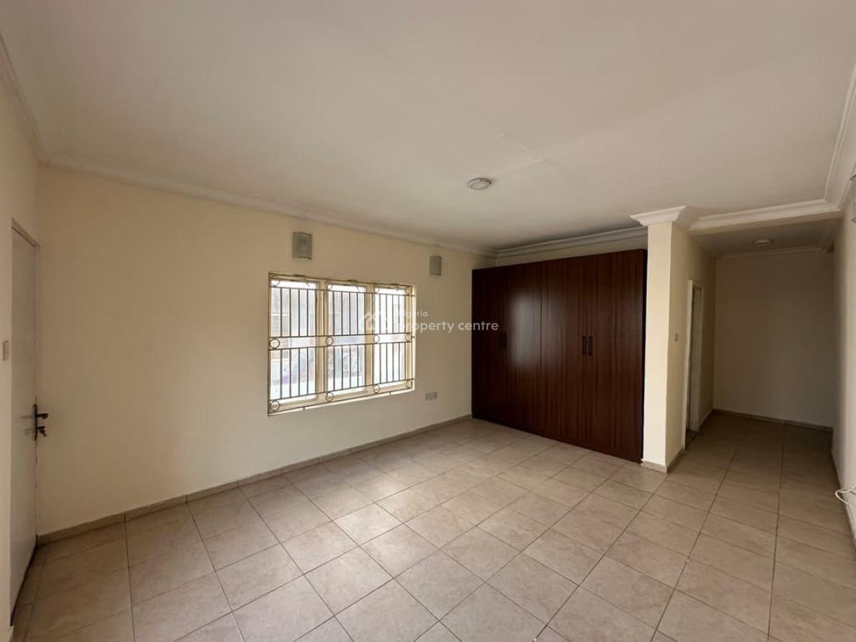 Very Spacious 3 Bedroom Apartment with a Bq, Lekki Phase 1, Lekki, Lagos, Flat / Apartment for Rent