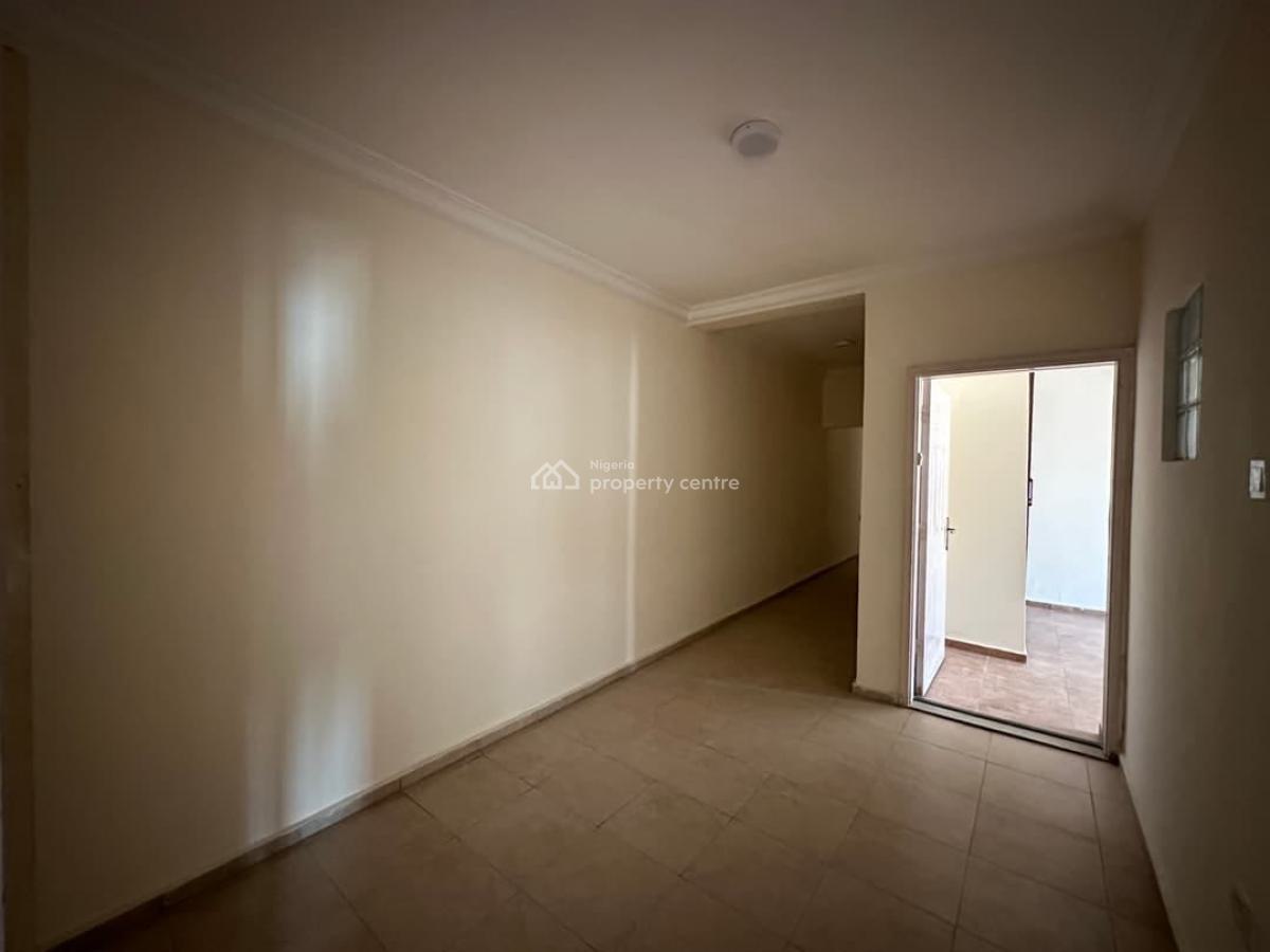 Very Spacious 3 Bedroom Apartment with a Bq, Lekki Phase 1, Lekki, Lagos, Flat / Apartment for Rent