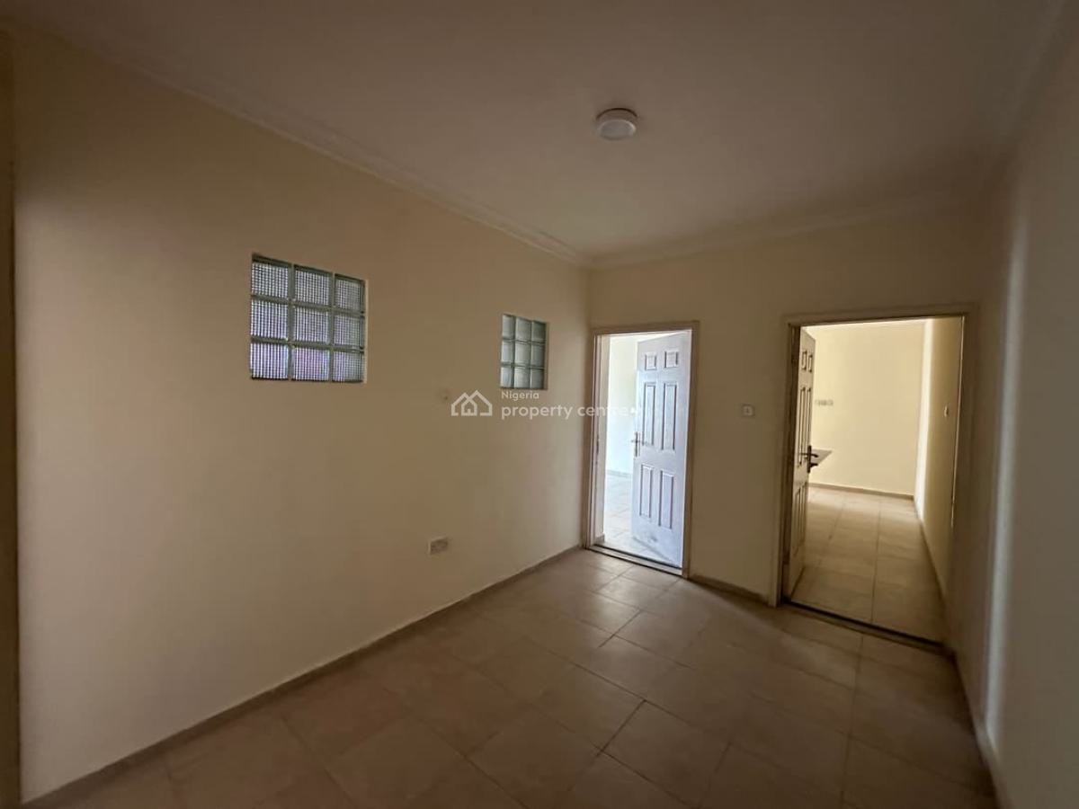 Very Spacious 3 Bedroom Apartment with a Bq, Lekki Phase 1, Lekki, Lagos, Flat / Apartment for Rent