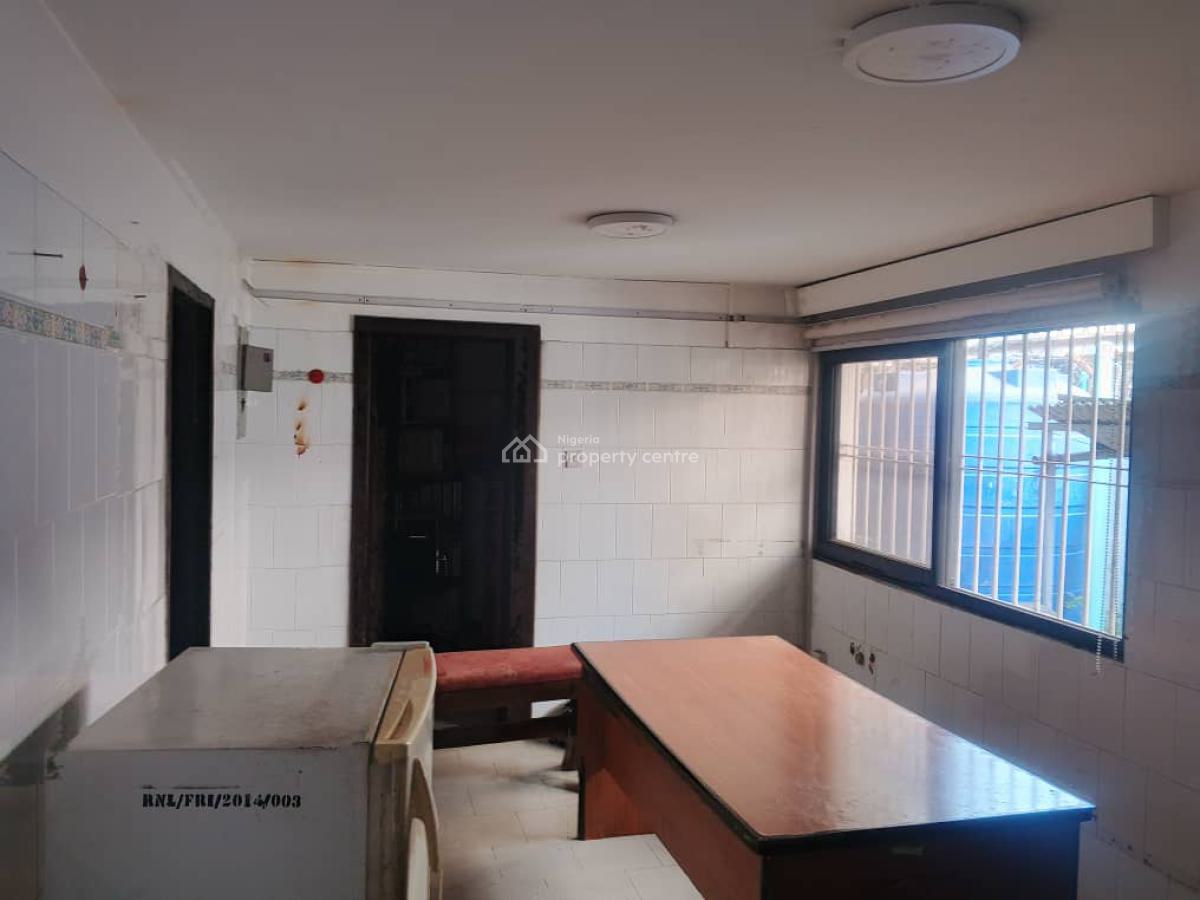Semi-detached House for Commercial Use --lekki Phase 1, Lekki Phase 1, Lekki, Lagos, Commercial Property for Rent