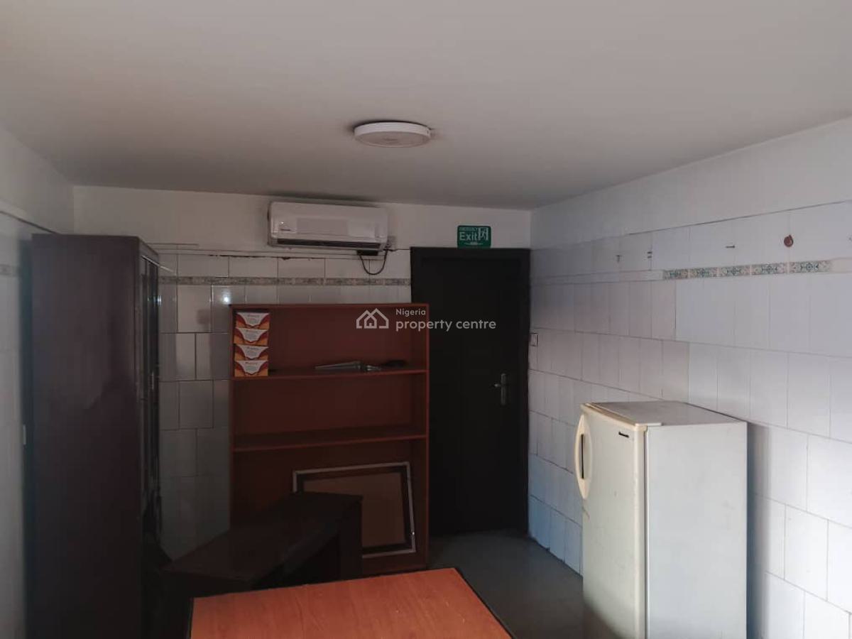 Semi-detached House for Commercial Use --lekki Phase 1, Lekki Phase 1, Lekki, Lagos, Commercial Property for Rent