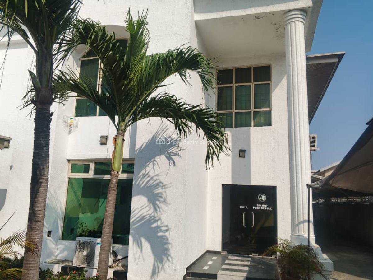 Semi-detached House for Commercial Use --lekki Phase 1, Lekki Phase 1, Lekki, Lagos, Commercial Property for Rent