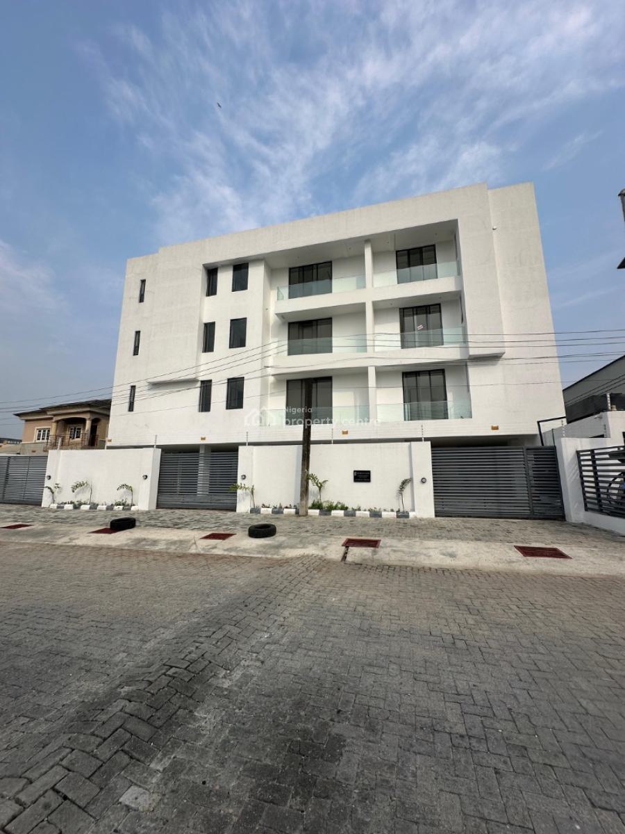 Spaciously Built 2 Bedroom Apartment with Pool & Gym, Lekki Phase 1, Lekki, Lagos, Flat / Apartment for Sale