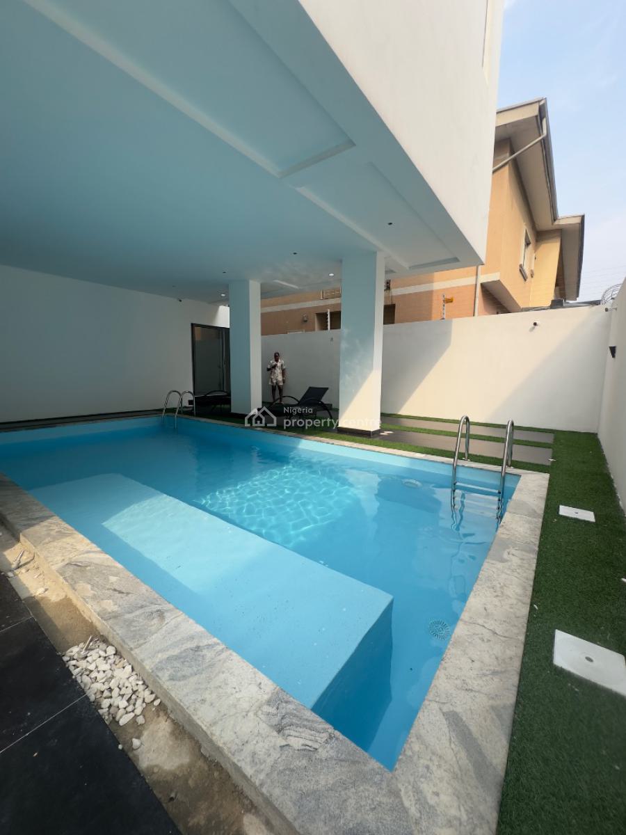 Spaciously Built 2 Bedroom Apartment with Pool & Gym, Lekki Phase 1, Lekki, Lagos, Flat / Apartment for Sale