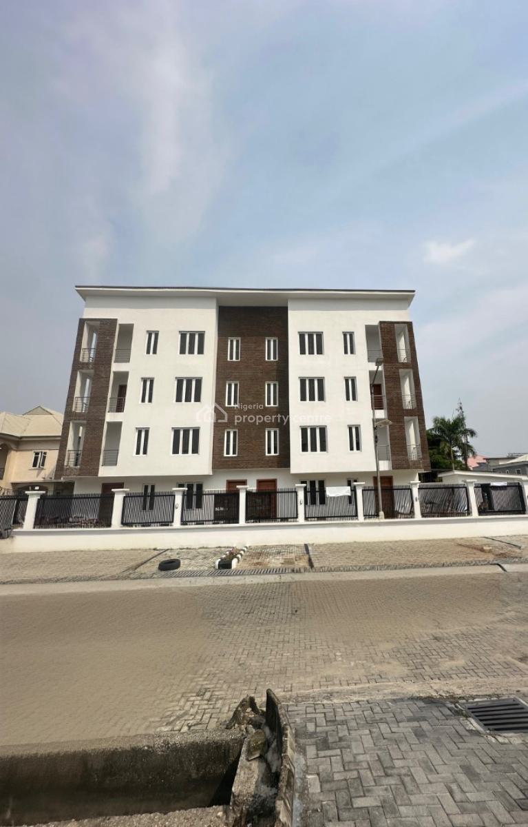 Elegantly Built 5 Bedroom Maisonette with Bq, Lekki Phase 1, Lekki, Lagos, Flat / Apartment for Sale