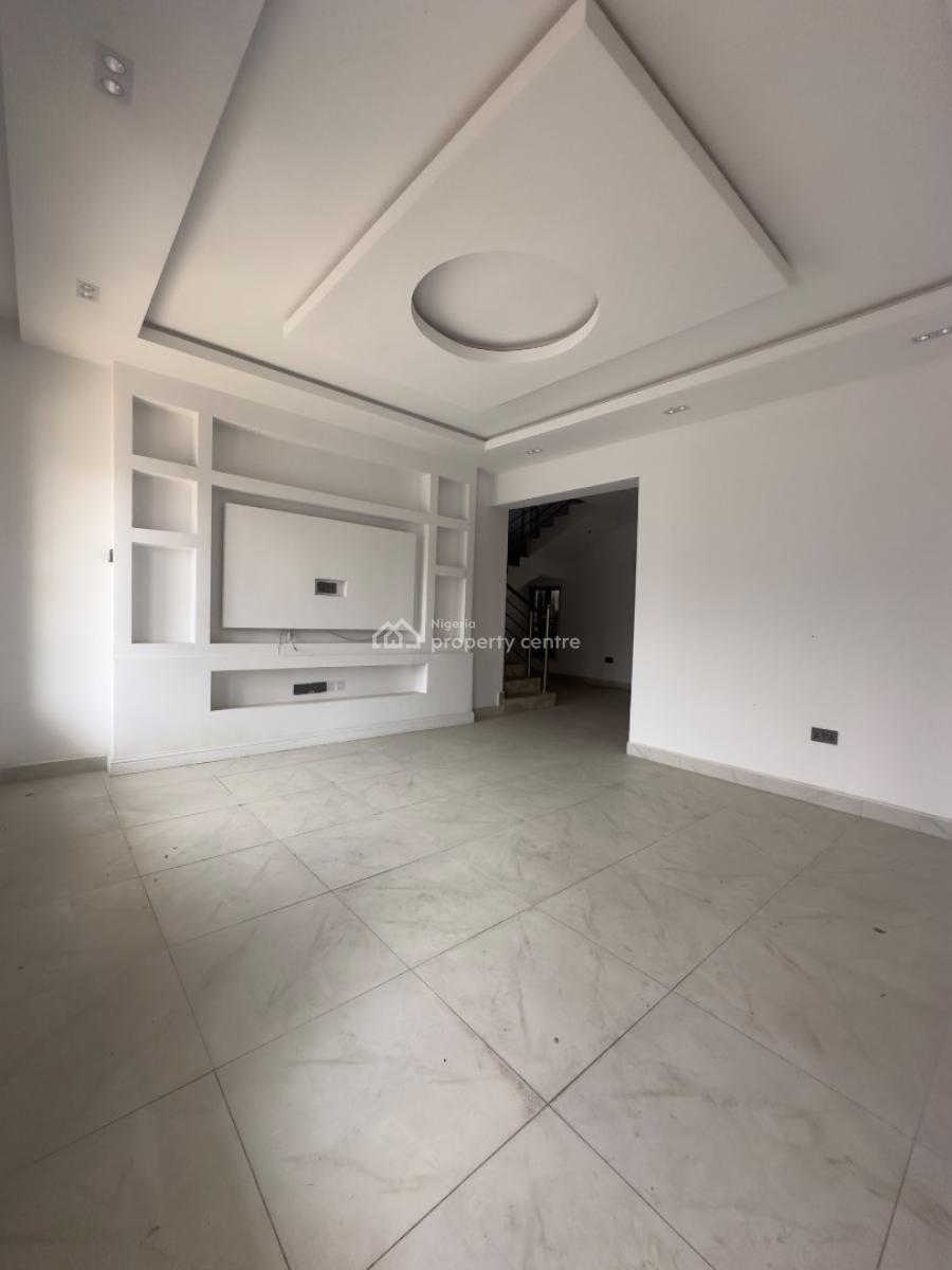 Elegantly Built 5 Bedroom Maisonette with Bq, Lekki Phase 1, Lekki, Lagos, Flat / Apartment for Sale