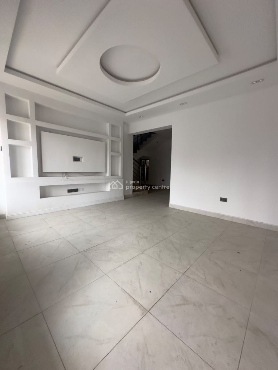 Elegantly Built 5 Bedroom Maisonette with Bq, Lekki Phase 1, Lekki, Lagos, Flat / Apartment for Sale