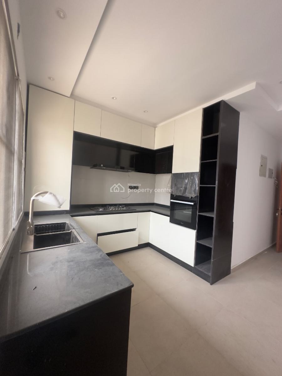 Elegantly Built 5 Bedroom Maisonette with Bq, Lekki Phase 1, Lekki, Lagos, Flat / Apartment for Sale