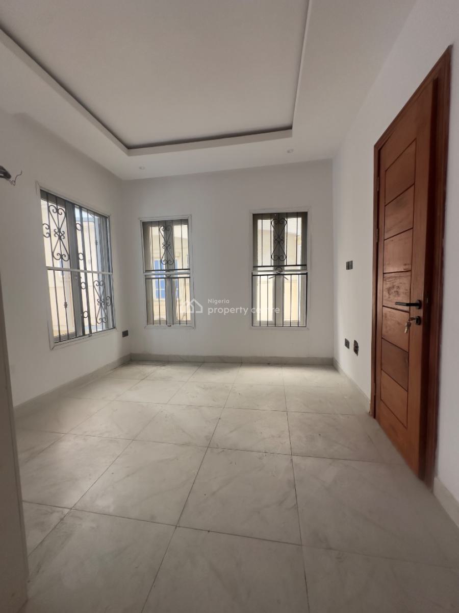 Elegantly Built 5 Bedroom Maisonette with Bq, Lekki Phase 1, Lekki, Lagos, Flat / Apartment for Sale