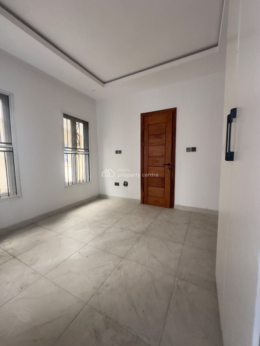 Elegantly Built 5 Bedroom Maisonette with Bq, Lekki Phase 1, Lekki, Lagos, Flat / Apartment for Sale