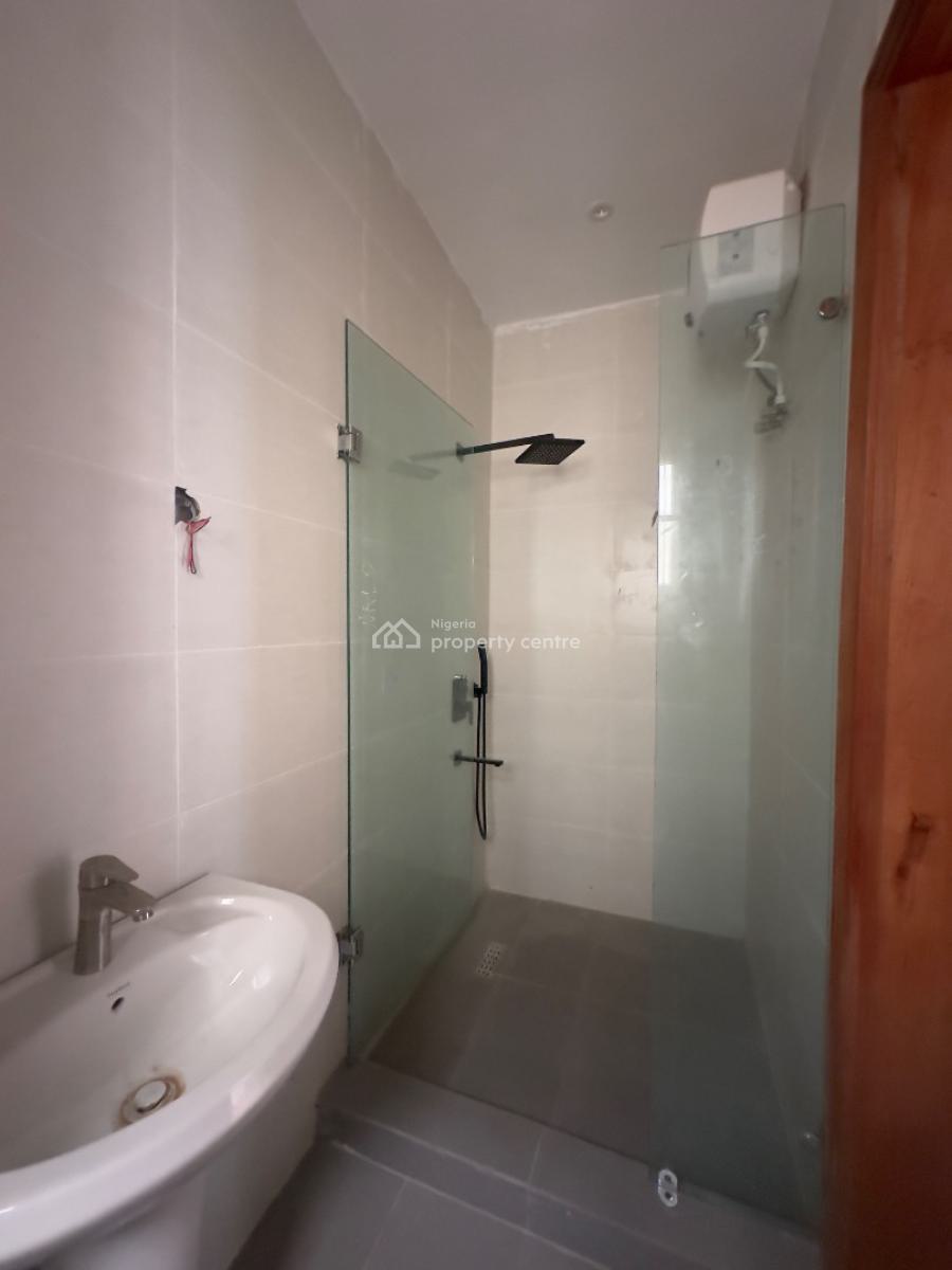 Elegantly Built 5 Bedroom Maisonette with Bq, Lekki Phase 1, Lekki, Lagos, Flat / Apartment for Sale