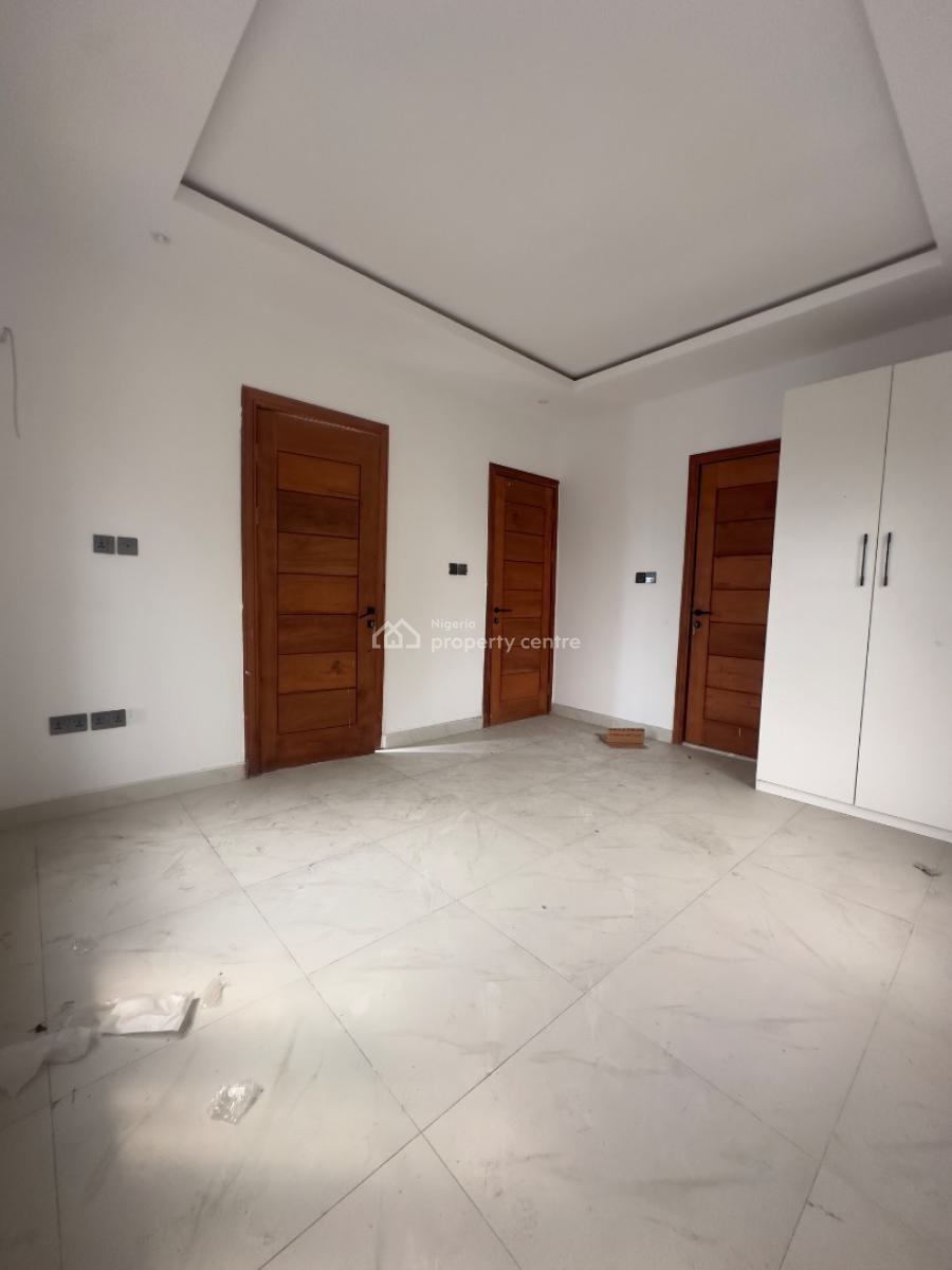 Elegantly Built 5 Bedroom Maisonette with Bq, Lekki Phase 1, Lekki, Lagos, Flat / Apartment for Sale