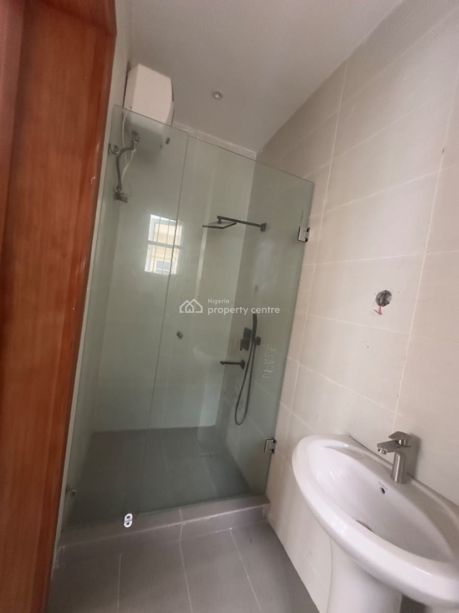 Elegantly Built 5 Bedroom Maisonette with Bq, Lekki Phase 1, Lekki, Lagos, Flat / Apartment for Sale