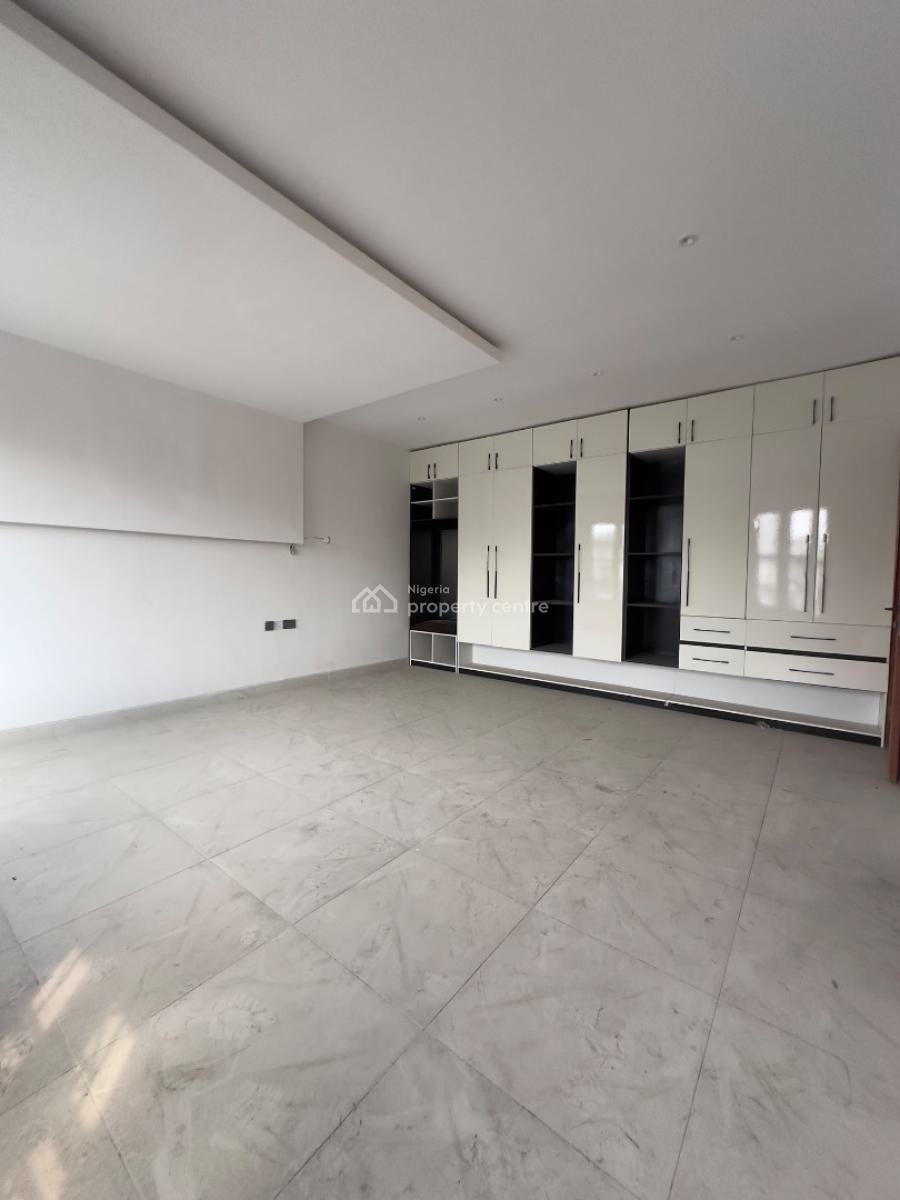 Elegantly Built 5 Bedroom Maisonette with Bq, Lekki Phase 1, Lekki, Lagos, Flat / Apartment for Sale