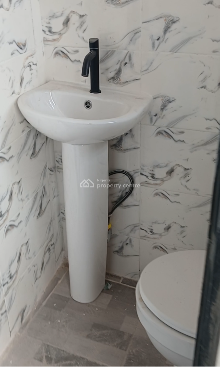 Newly Built Executive 2 Bedroom Upstairs, Ogombo, Ajah, Lekki Phase 2, Lekki, Lagos, Flat / Apartment for Rent