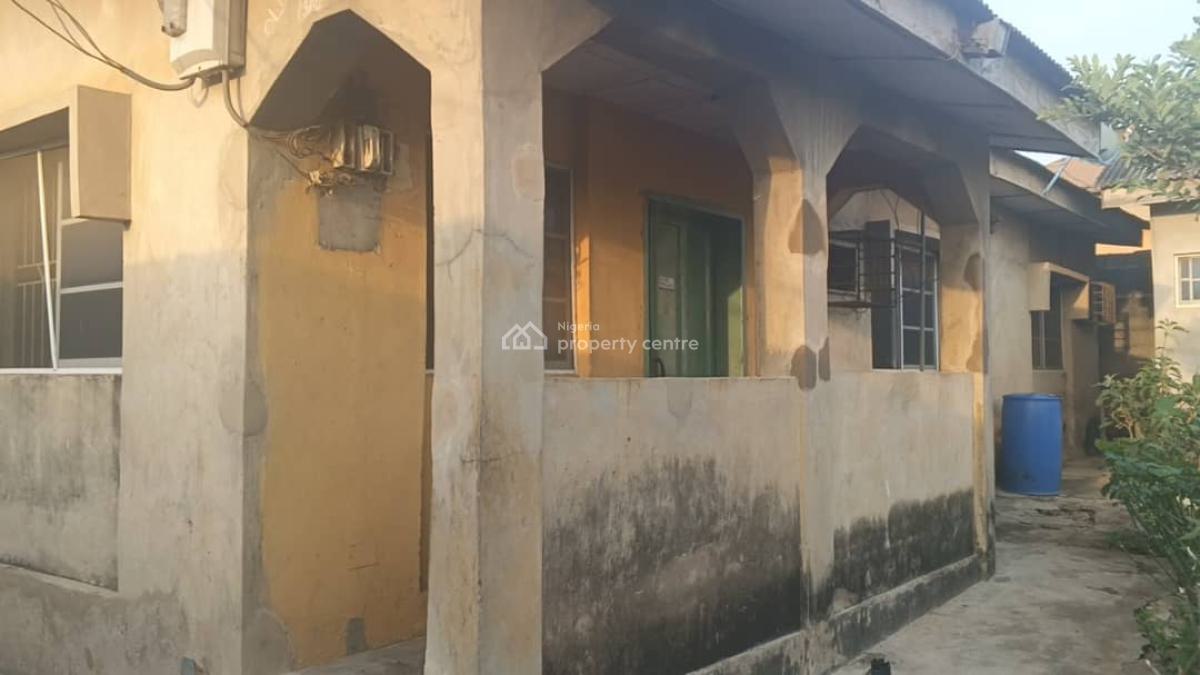 Smart 3-bedroom Bungalow with Vacant Possession, Off Ekoro Rd, Abule Egba, Agege, Lagos, Detached Bungalow for Sale