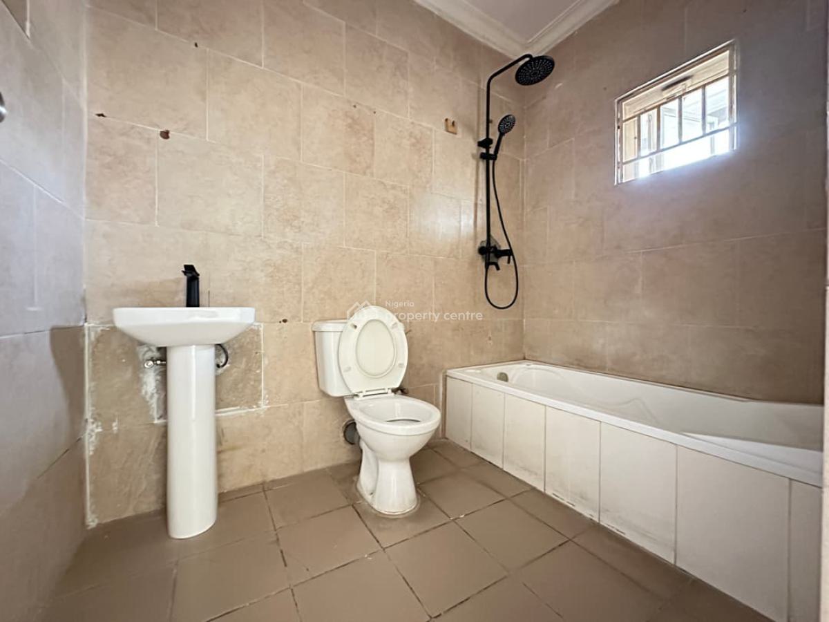 a Spacious 3-bedroom Apartment with Bq, Lekki Phase 1, Lekki, Lagos, Flat / Apartment for Rent