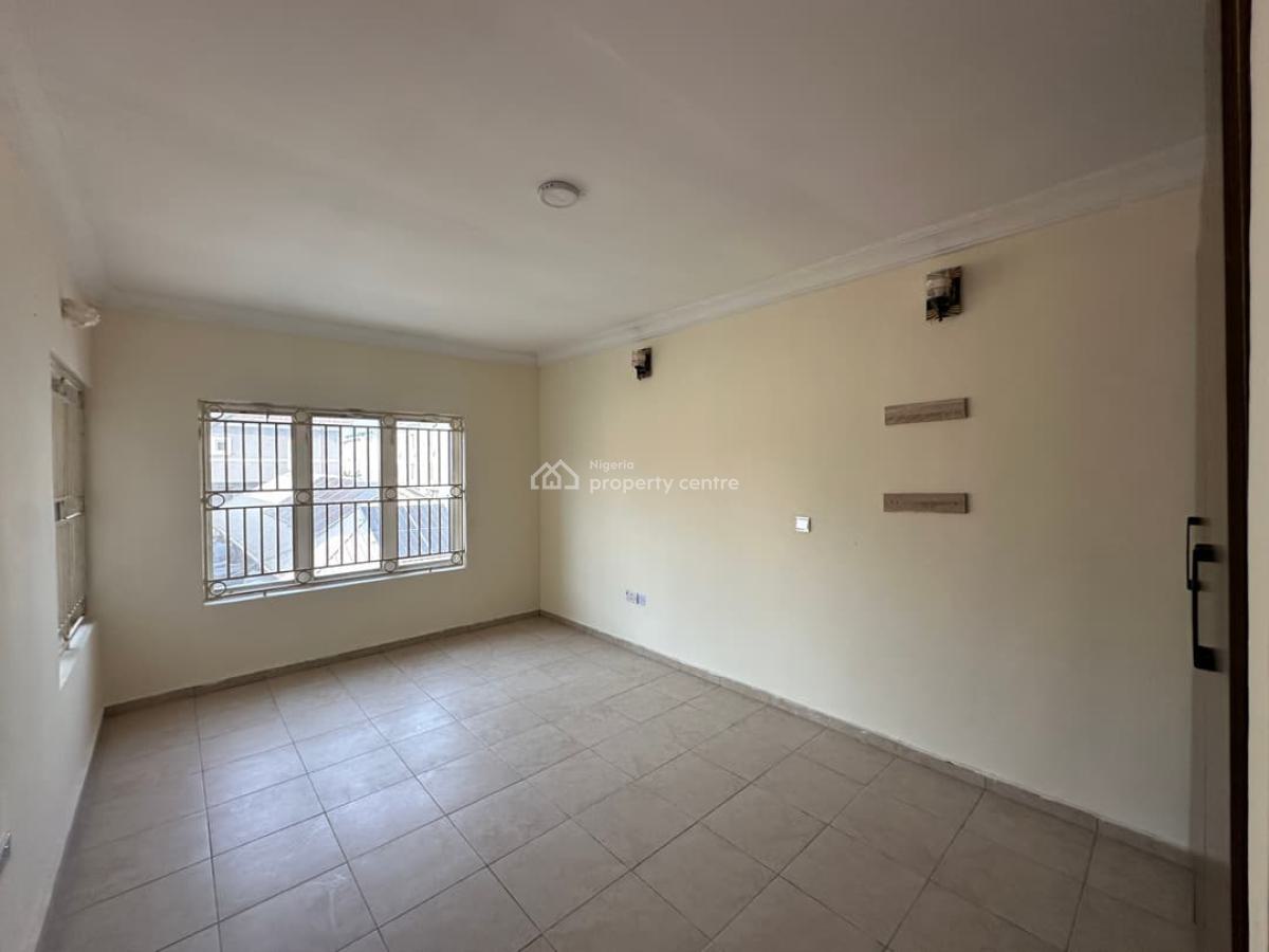 a Spacious 3-bedroom Apartment with Bq, Lekki Phase 1, Lekki, Lagos, Flat / Apartment for Rent