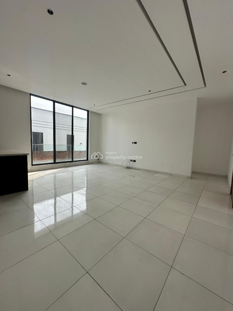 Spaciously Built 2bedroom Apartment with Swimming Pool ,gym&elevator, Lekki Phase One ,lekki ,lagos ,nigeria, Lekki Phase 1, Lekki, Lagos, Flat / Apartment for Sale