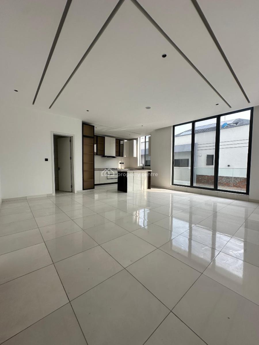 Spaciously Built 2bedroom Apartment with Swimming Pool ,gym&elevator, Lekki Phase One ,lekki ,lagos ,nigeria, Lekki Phase 1, Lekki, Lagos, Flat / Apartment for Sale