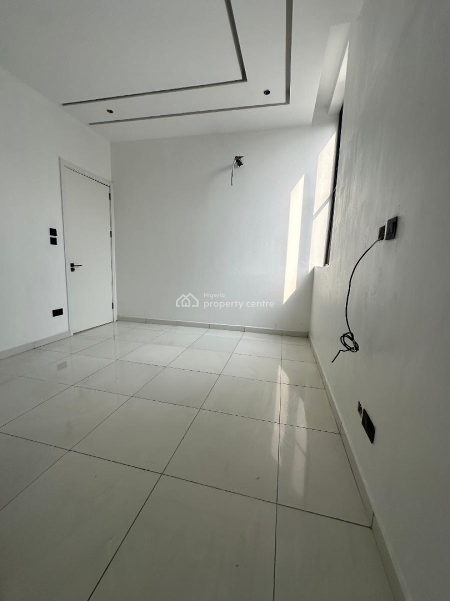 Spaciously Built 2bedroom Apartment with Swimming Pool ,gym&elevator, Lekki Phase One ,lekki ,lagos ,nigeria, Lekki Phase 1, Lekki, Lagos, Flat / Apartment for Sale