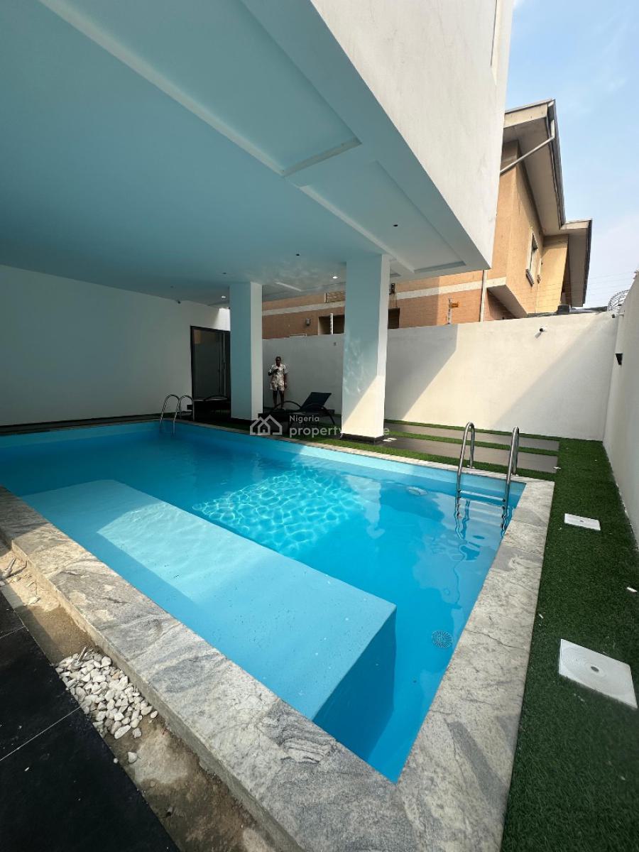 Spaciously Built 2bedroom Apartment with Swimming Pool ,gym&elevator, Lekki Phase One ,lekki ,lagos ,nigeria, Lekki Phase 1, Lekki, Lagos, Flat / Apartment for Sale