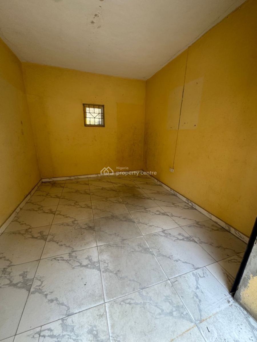 Shop, Ado Road, Ajah, Lagos, Commercial Property for Rent