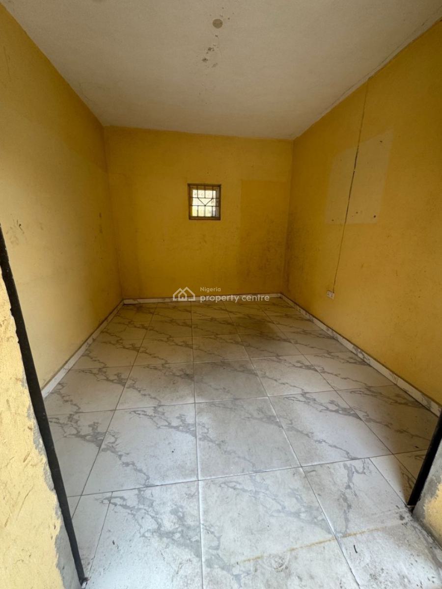 Shop, Ado Road, Ajah, Lagos, Commercial Property for Rent