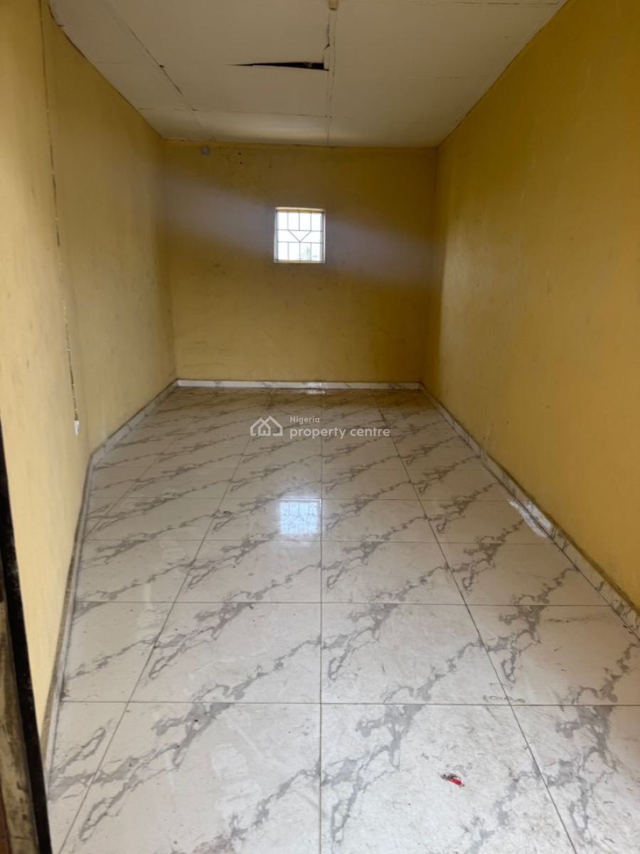 Shop, Ado Road, Ajah, Lagos, Commercial Property for Rent