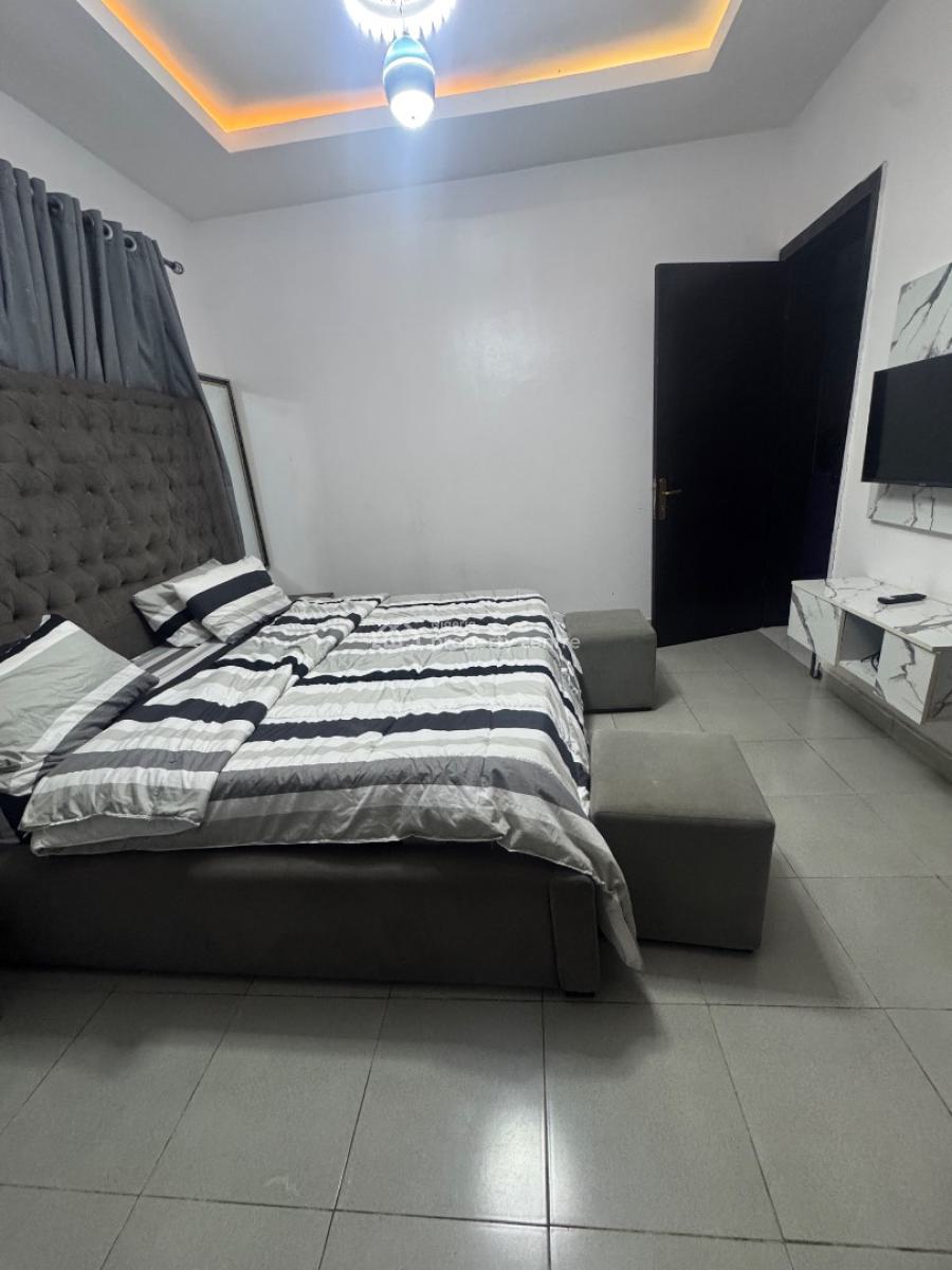 Spacious 1 Bedroom Airbnb Apartment with 24 Hours Light ,snooker Board, Lekki Scheme 2, Off Abraham Adesanya Road, Ajah, Lagos, Mini Flat (room and Parlour) Short Let