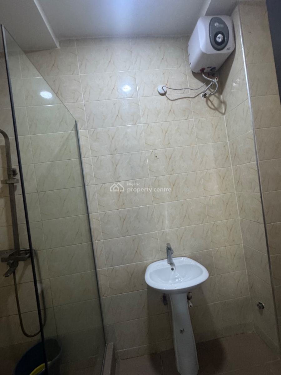 Spacious 1 Bedroom Airbnb Apartment with 24 Hours Light ,snooker Board, Lekki Scheme 2, Off Abraham Adesanya Road, Ajah, Lagos, Mini Flat (room and Parlour) Short Let