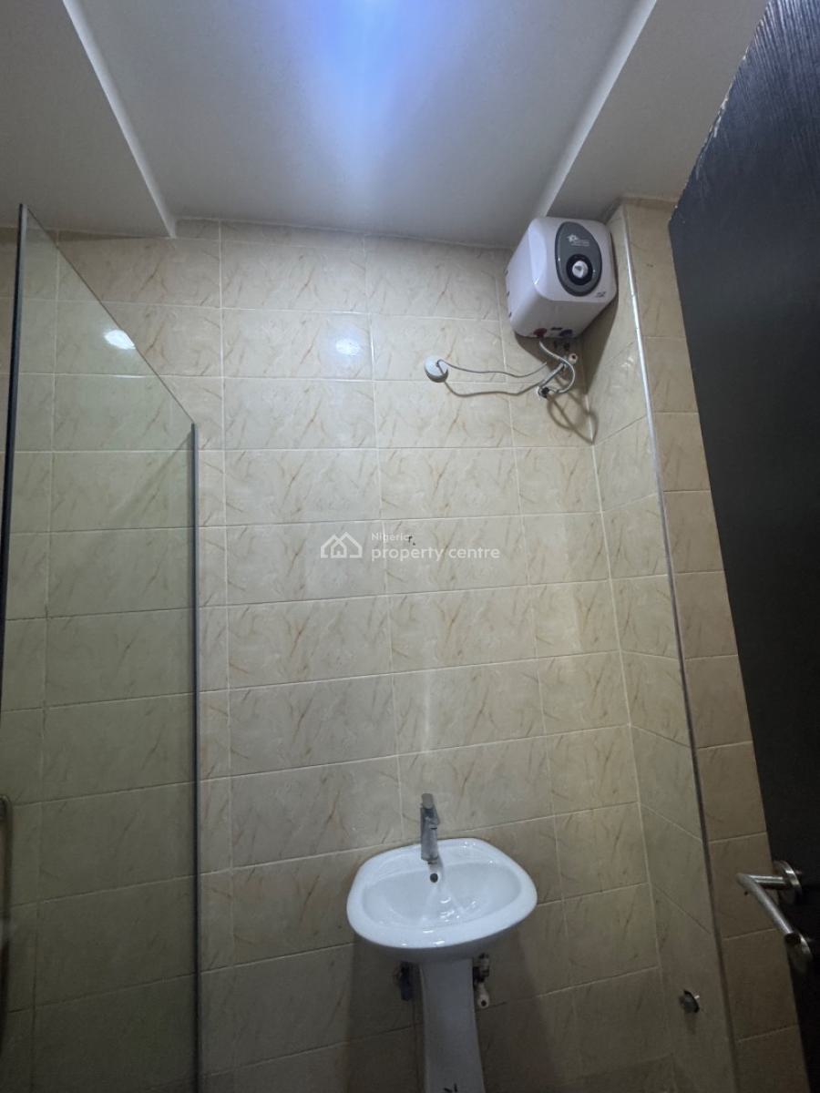 Spacious 1 Bedroom Airbnb Apartment with 24 Hours Light ,snooker Board, Lekki Scheme 2, Off Abraham Adesanya Road, Ajah, Lagos, Mini Flat (room and Parlour) Short Let