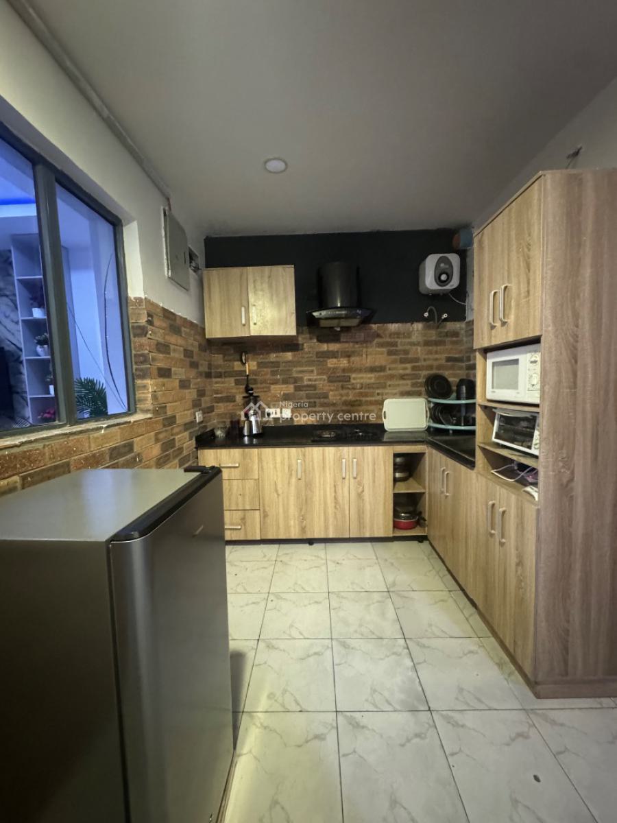 Spacious 1 Bedroom Airbnb Apartment with 24 Hours Light ,snooker Board, Lekki Scheme 2, Off Abraham Adesanya Road, Ajah, Lagos, Mini Flat (room and Parlour) Short Let
