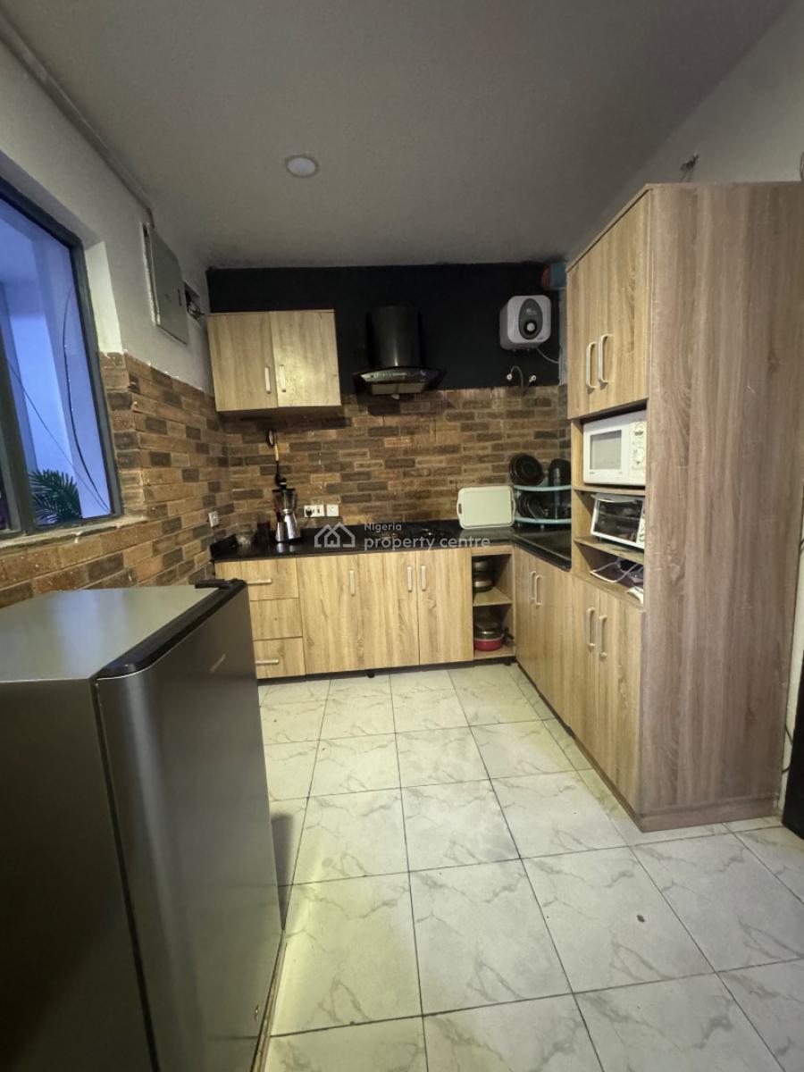 Spacious 1 Bedroom Airbnb Apartment with 24 Hours Light ,snooker Board, Lekki Scheme 2, Off Abraham Adesanya Road, Ajah, Lagos, Mini Flat (room and Parlour) Short Let