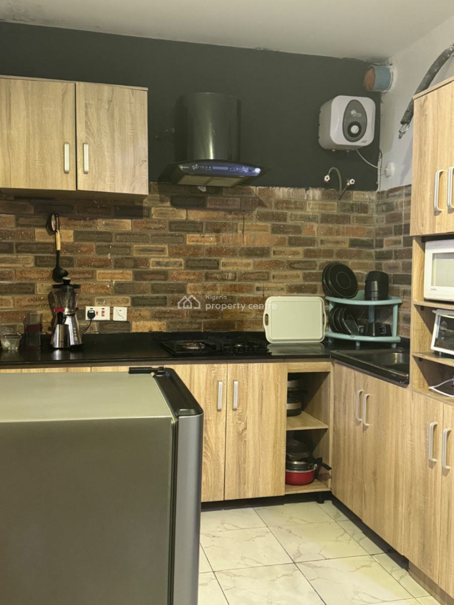 Spacious 1 Bedroom Airbnb Apartment with 24 Hours Light ,snooker Board, Lekki Scheme 2, Off Abraham Adesanya Road, Ajah, Lagos, Mini Flat (room and Parlour) Short Let