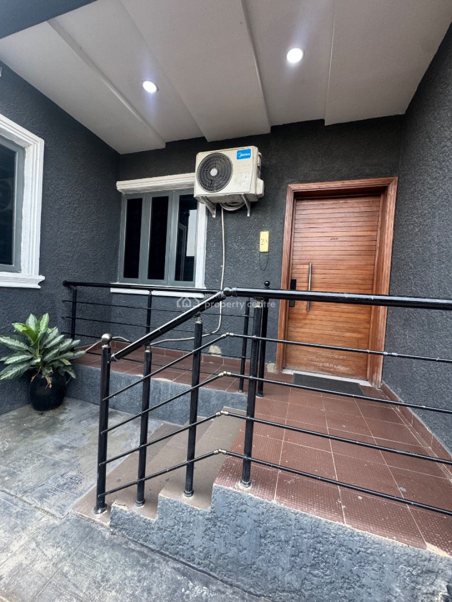 Spacious 1 Bedroom Airbnb Apartment with 24 Hours Light ,snooker Board, Lekki Scheme 2, Off Abraham Adesanya Road, Ajah, Lagos, Mini Flat (room and Parlour) Short Let