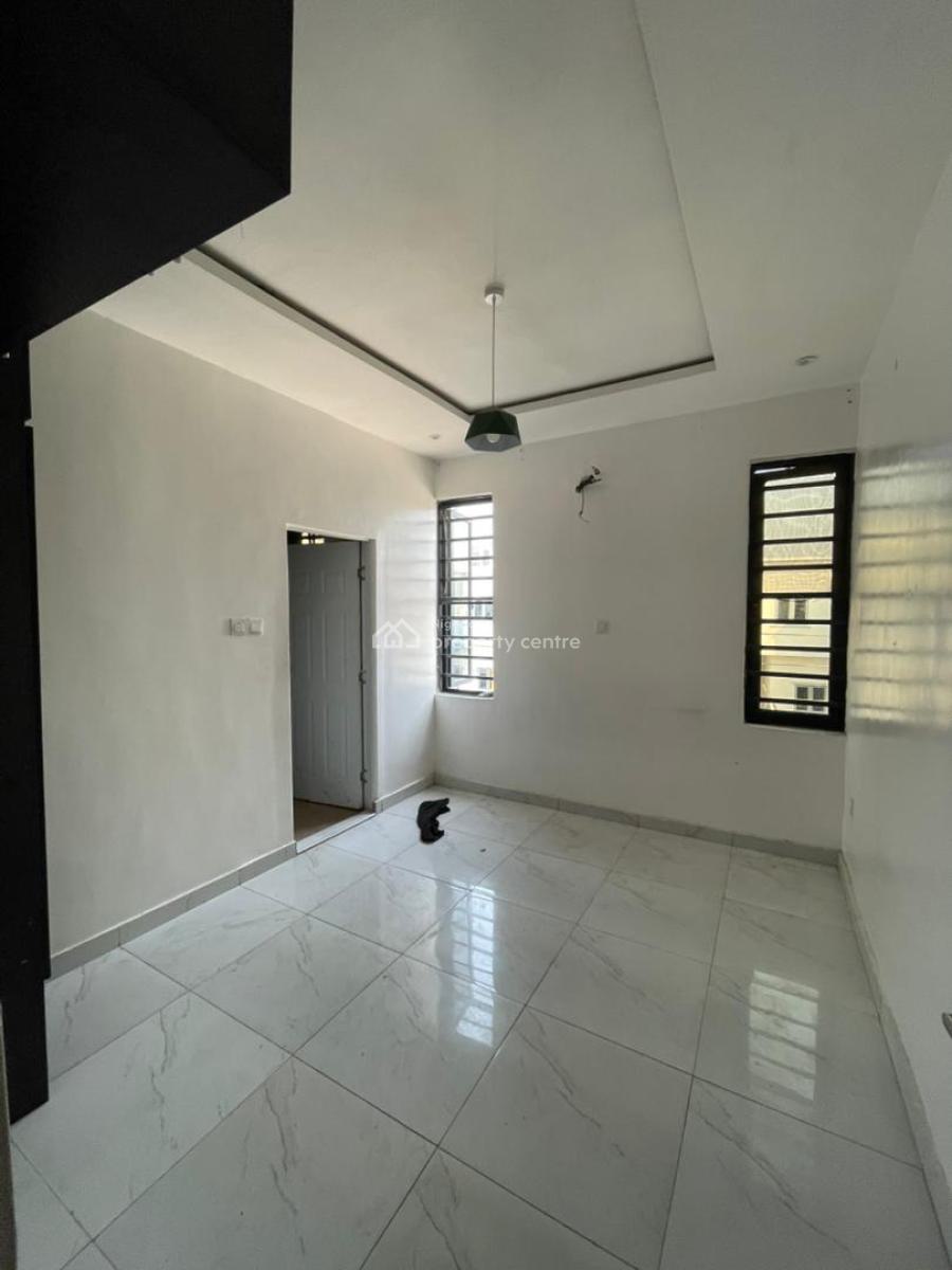 Neat 2-bedroom Apartment in a Well-managed Residential Community, Ologolo, Lekki, Lagos, Flat / Apartment for Rent