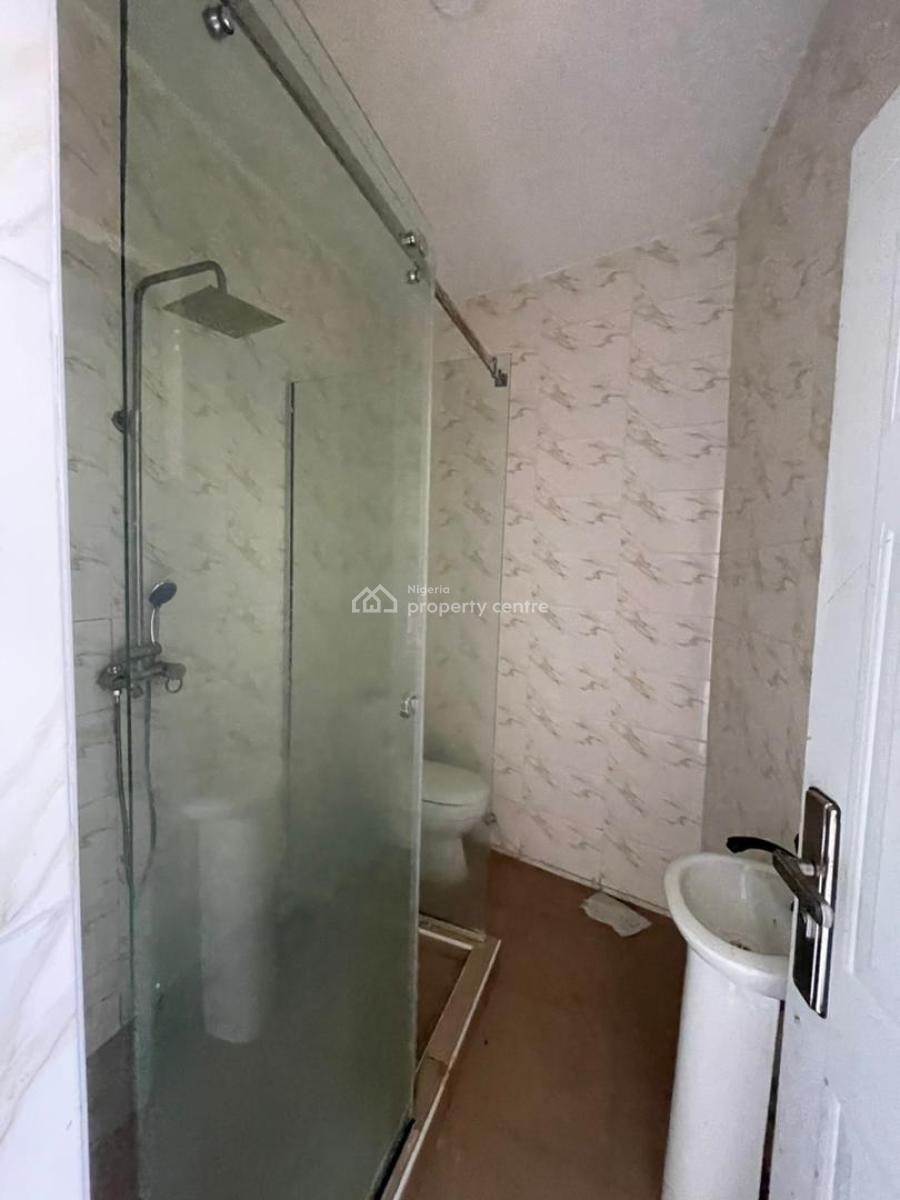 Neat 2-bedroom Apartment in a Well-managed Residential Community, Ologolo, Lekki, Lagos, Flat / Apartment for Rent