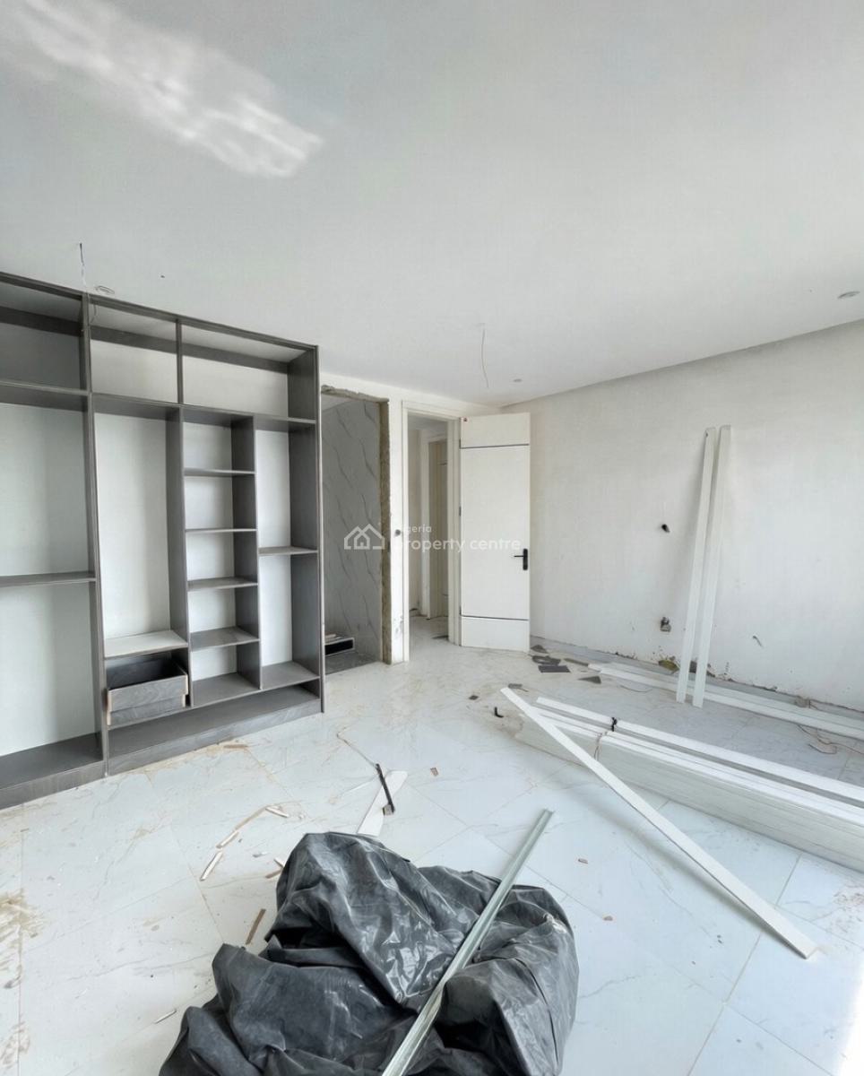 Lovely 3 Bedroom Apartment with Swimming Pool,gym and Bq, Lekki Phase 1, Lekki, Lagos, Block of Flats for Sale